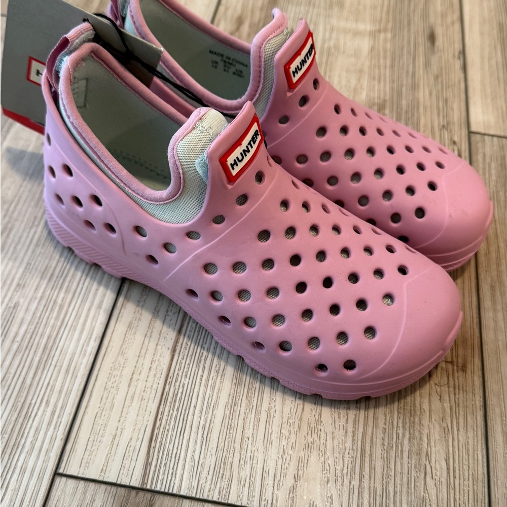 Hunter kids  water Shoes NWT